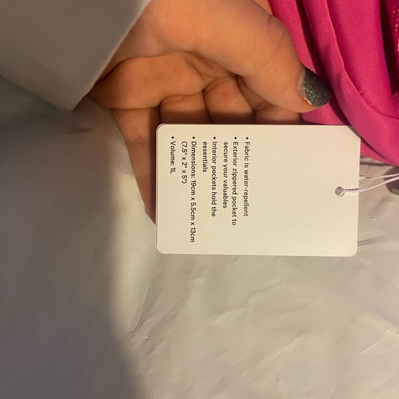 NWT Lululemon limited edition sonic pink belt bag - Picture 6 of 9